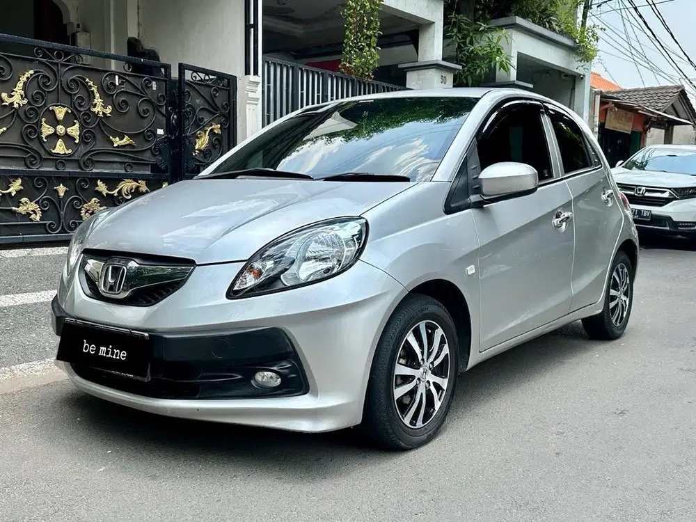 Honda new brio E 1.2 AT 2015 Silver Orisinil pribadi cash mulus nego