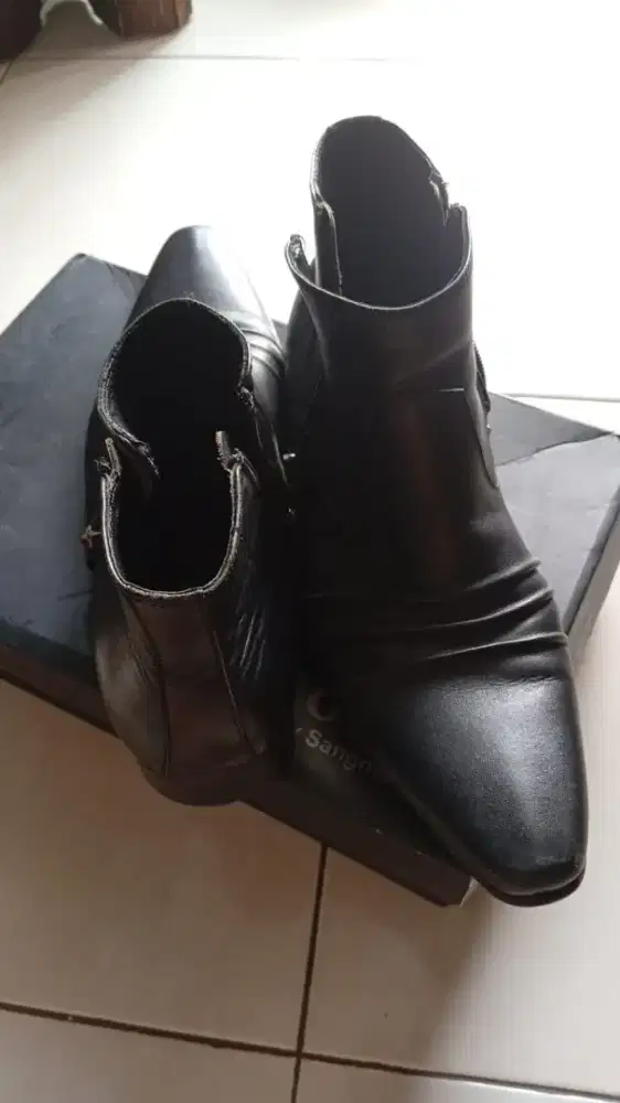Sepatu kulit Crocodile Hitam no 40