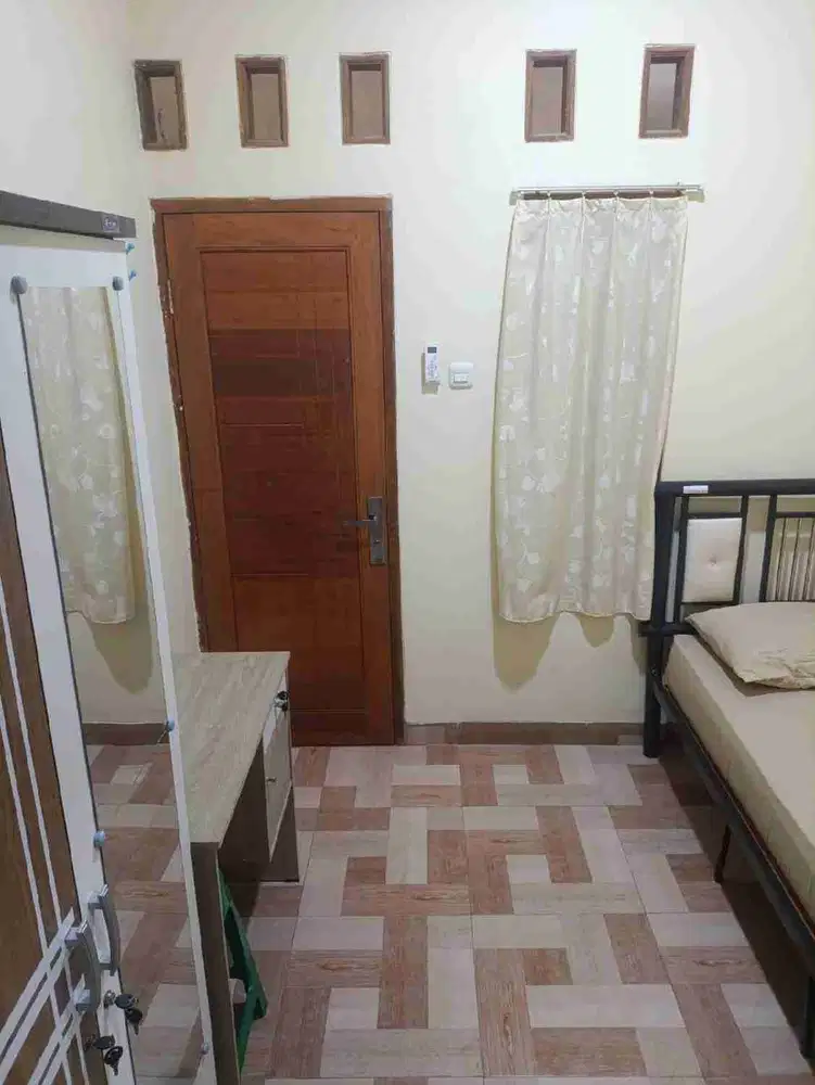 KOST JAYA , DAERAH  KEMAYORAN , JAKARTA PUSAT