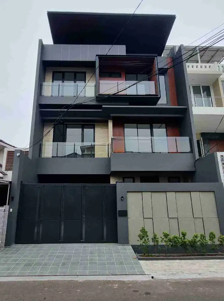 Rumah baru mininalis 3 lantai + rooftop di Puri Indah dengan lokasi menarik