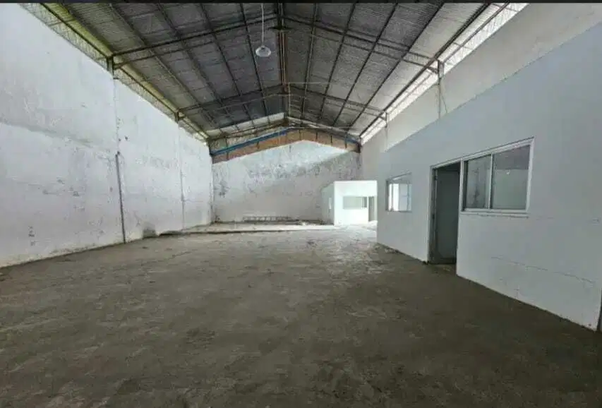 Sew Gudang Di Arteri Soekarno Hatta Semarang