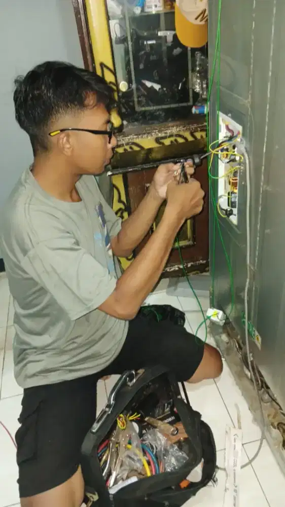 Service panggilan kulkas AC Mesin Cuci TV dll