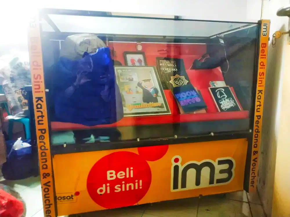 Etalase Bekas Counter Hp