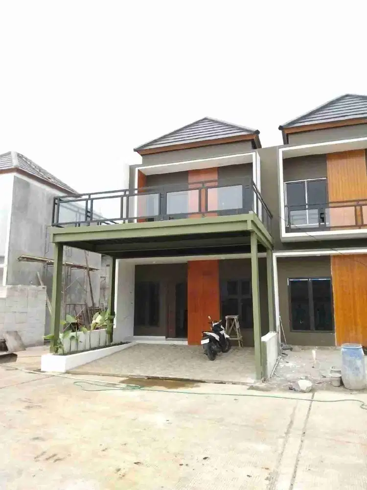 Rumah 2 lantai siap huni akses jalan raya utama