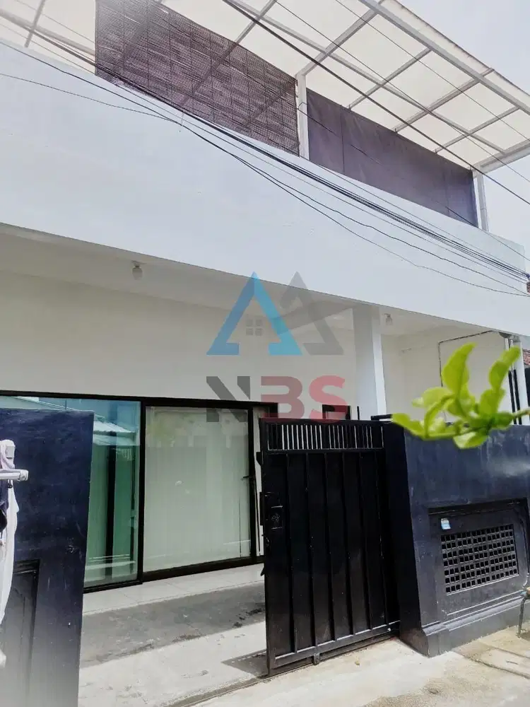 Dijual rumah 2 lantai Baru direnovasi Di monang maning Denpasar barat