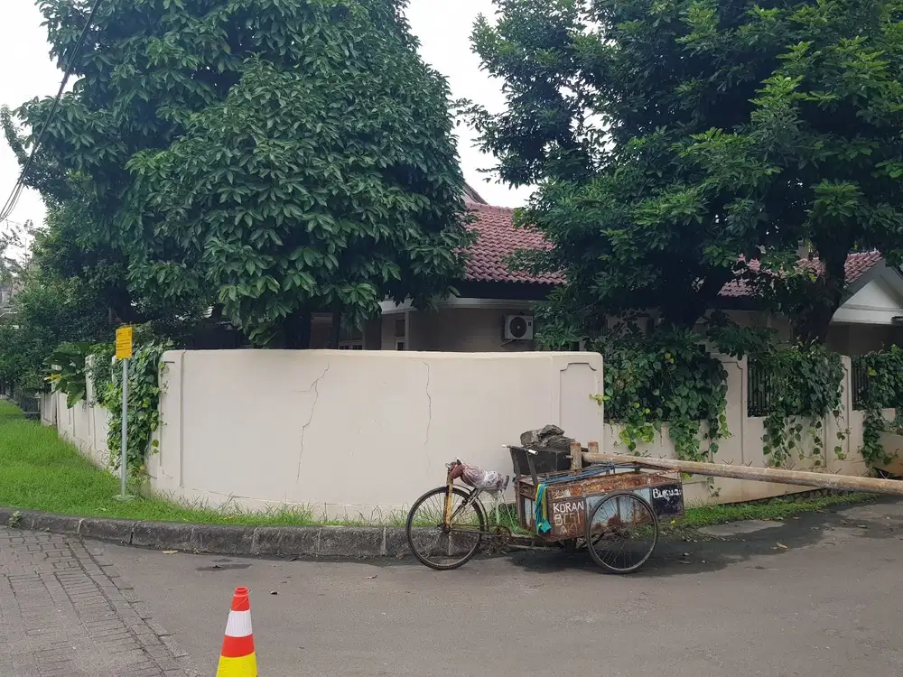 Rumah Hoek Sudah Renovasi di Villa Melati Mas