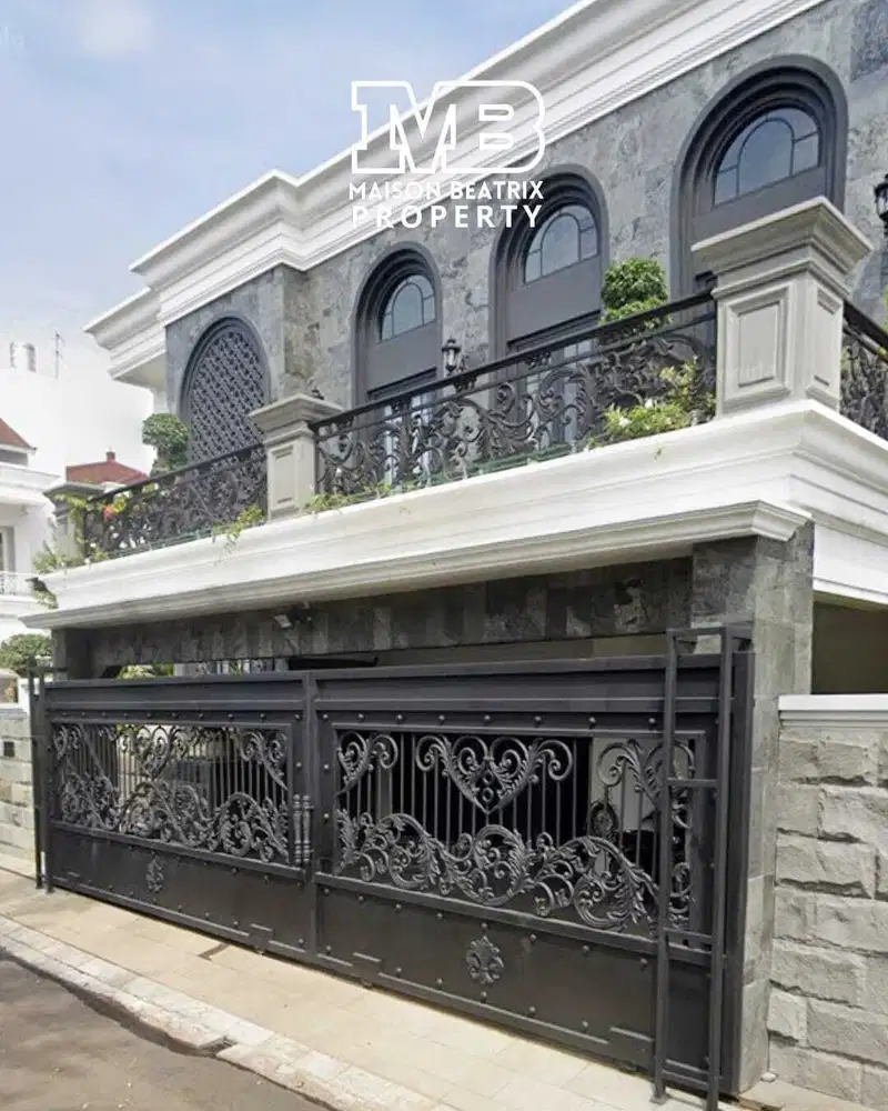 RUMAH MEWAH KOLAM RENANG CITRA GRAN CIBUBUR