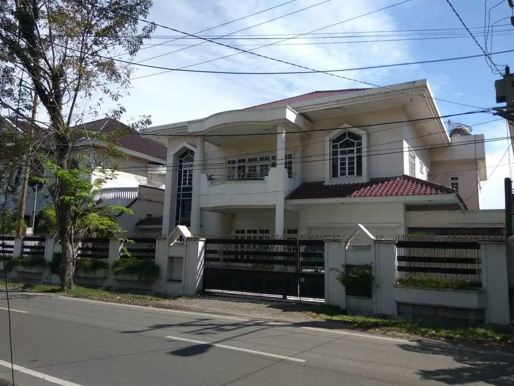 Villa di Jalan Multatuli ( Sebelum Haji Misbah )
