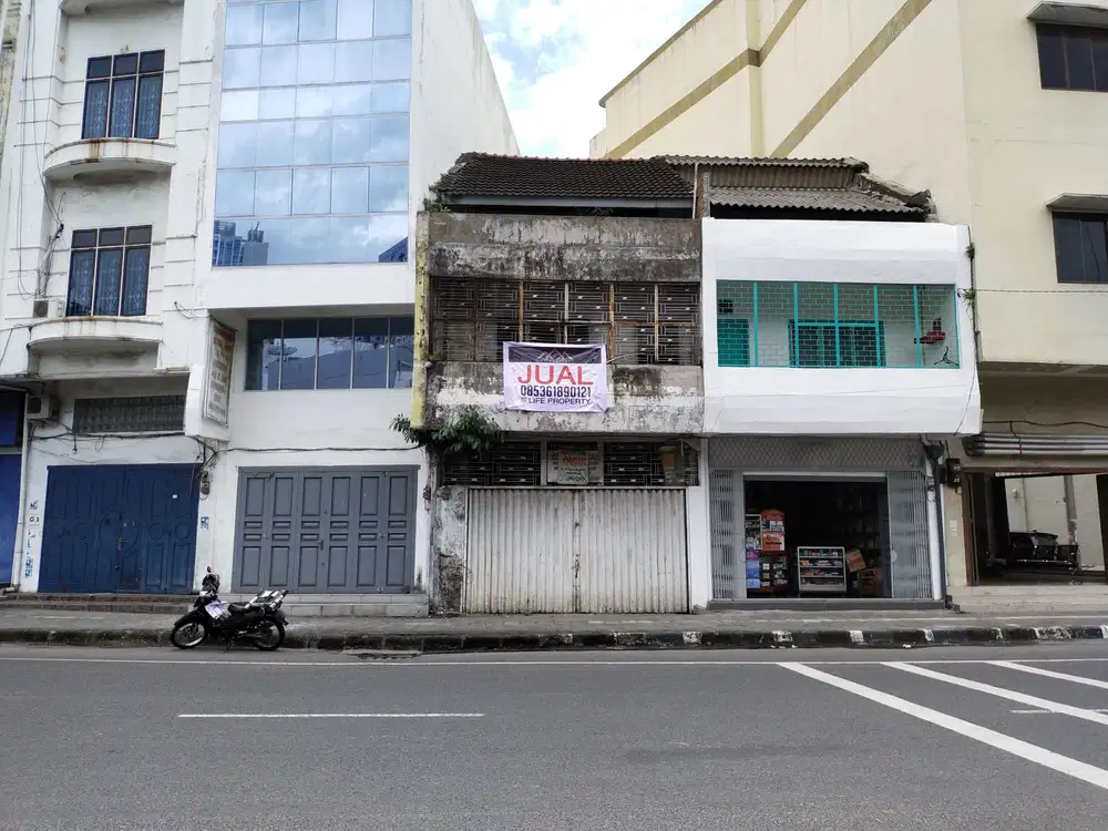 Ruko Jalan Gatot Subroto ( Depan Toyota Perintis )