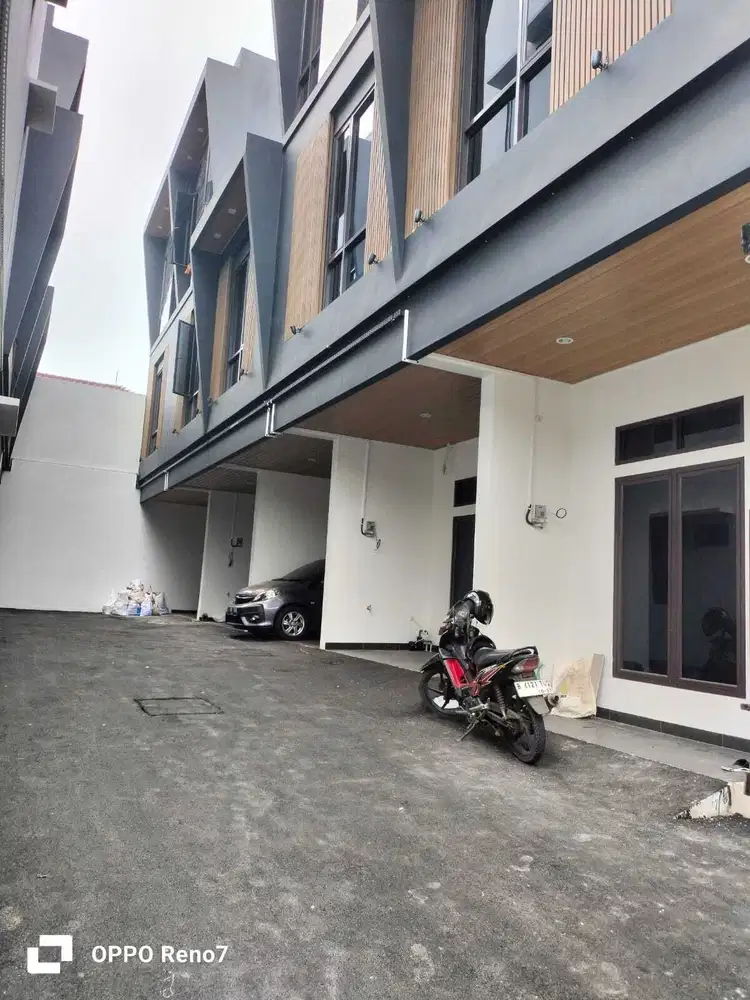 rumah baru mewah 2 lantai dicempaka putih timur 26 D jakarta pusat