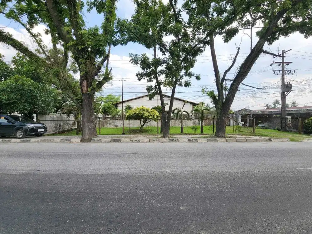 Gudang di Jalan SM Raja Amplas ( Depan Auto 2000 )