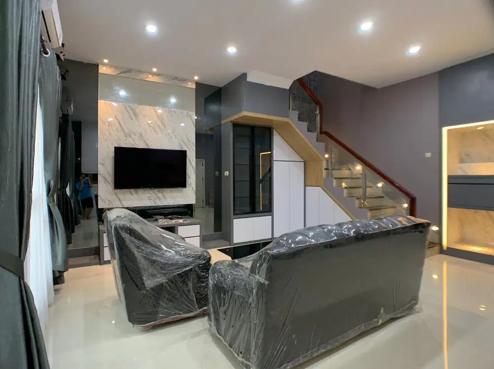 Villa di Komplek Menteng Indah Cluster Halton Place