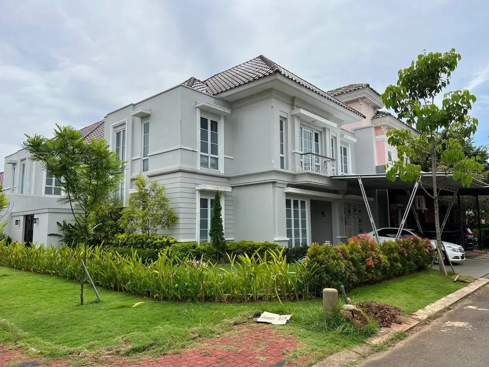 Dijual Murah Rumah Bagus Cluster Granada Gading Serpong. Masih ada taman luas
