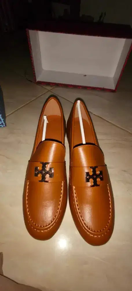 SALLe “Toryburch Lowell tumbled Leather Driver Moccasin Flats”