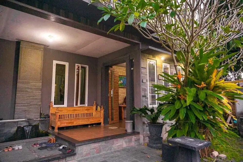 Rumah Gaya Villa 5+1 KT di Jl Bareng Kartini Malang