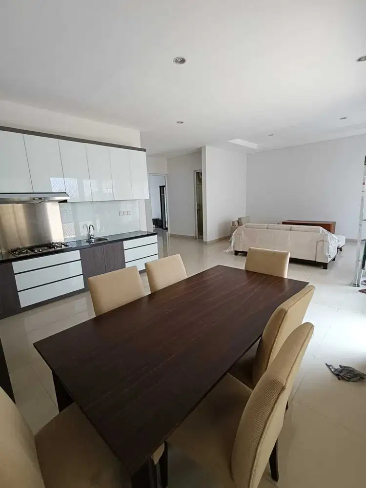 Disewa Rumah Cantik Full Furnished di Green Permata Residence Jaksel