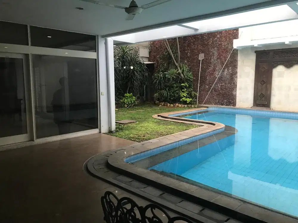 Disewakan Rumah Mewah di Terusan Hang Lekir