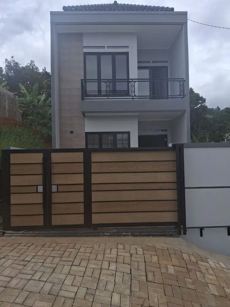 Dijual rumah 2 lantai view kota bandung di jatihandap dkt padasuka