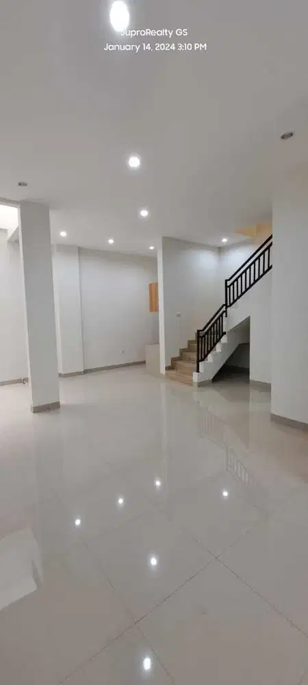 Disewakan Rumah Baru 2 Lantai Nusaloka BSD