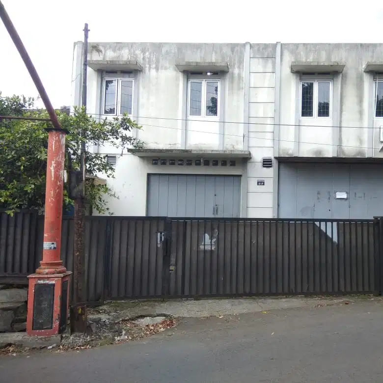 semua.   bkn. 1.  2. ruko. gandeng