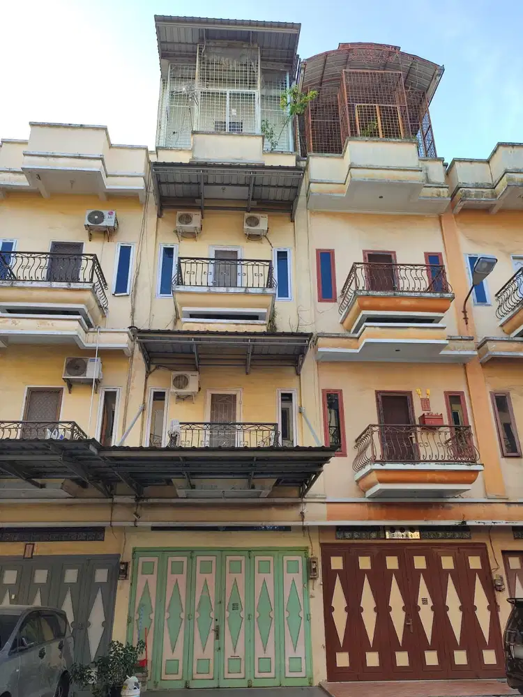 Ruko di Komplek Brayan Prima ( Yos Sudarso )