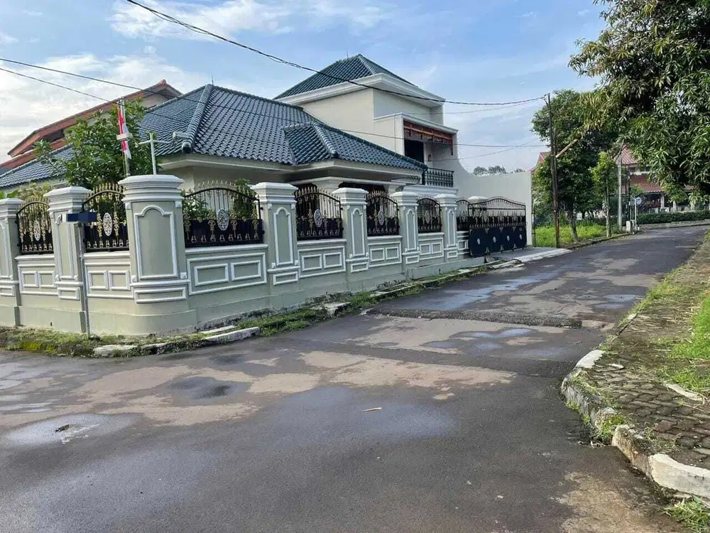 Dijual Rumah Luas 345 m² Lokasi Strategis 5 menit Ke Tol Jatiwarna