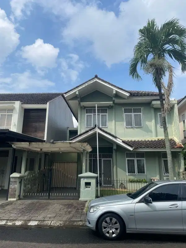 Rumah Mewah Murah Dekat UPH Karawaci di Taman Himalaya