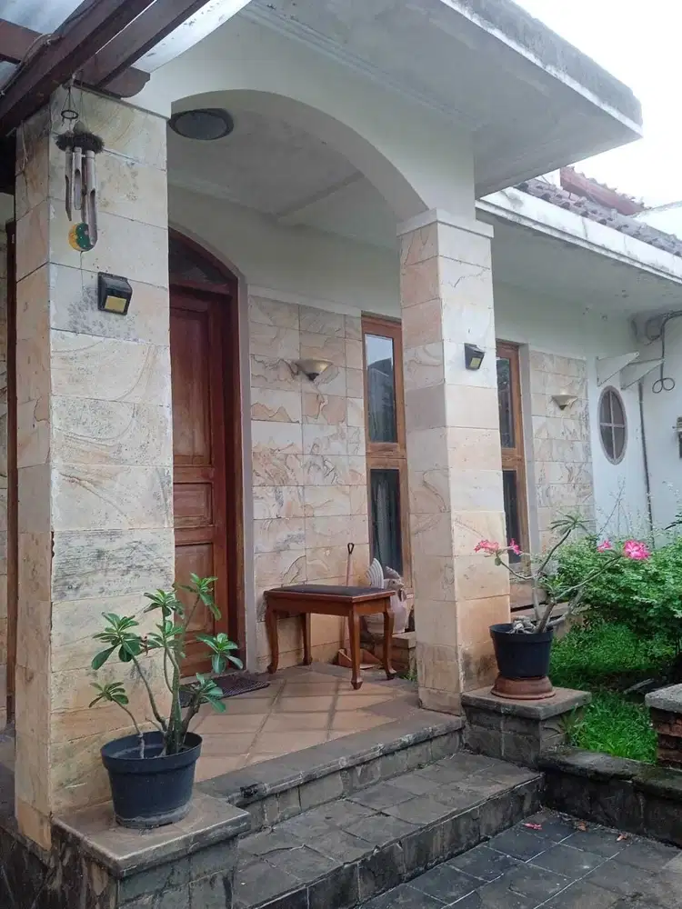 Rumah 2lt Siap Huni Semi Furnished SHM di Rempoa Ciputat CL 528