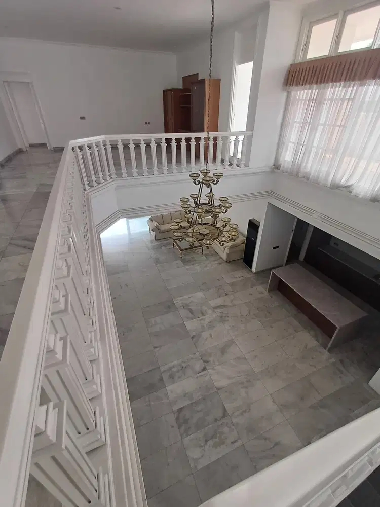 Rumah 2 lt Semi Furnished SHM Bukit Hijau Pondok Indah Jak Sel CL 526i