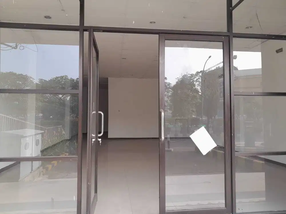 Jual ruko hadap jalan raya tangcity mall tangerang klinik skincare