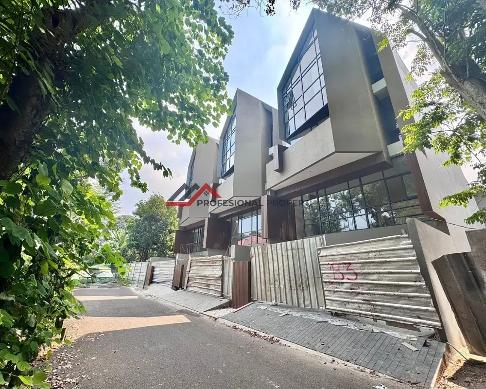 Rumah Baru Scandinavian Dengan Pool Dan Lift Di Kemang