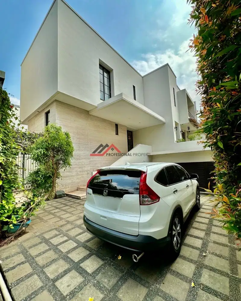 Rumah Mewah 3 Lantai Dalam Town House Exclusive di Pejaten Barat