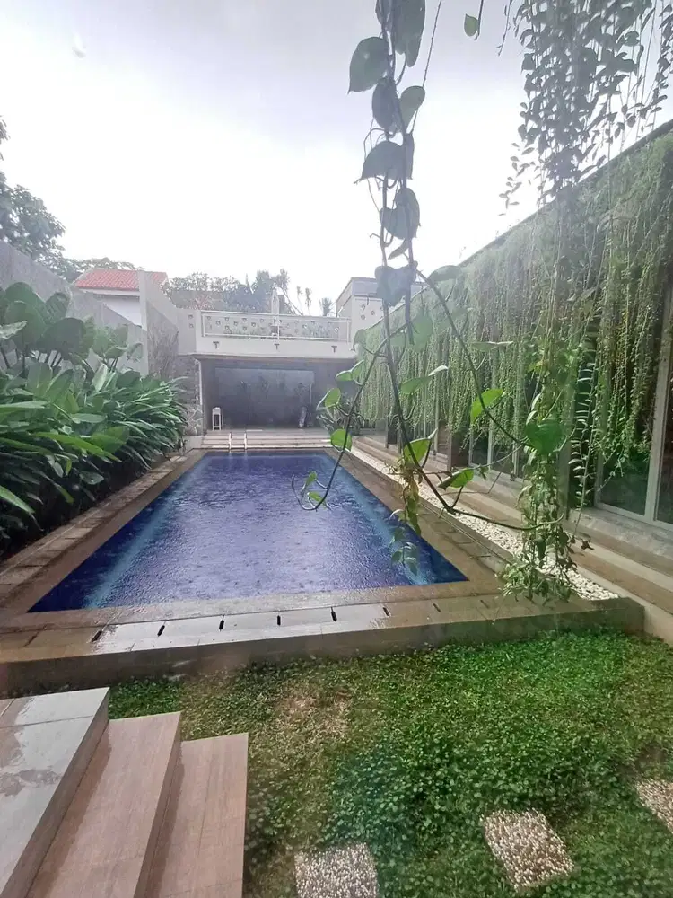Rumah 2lt kolam renang SHM+IMB di kesehatan Jakarta selatan CL 004