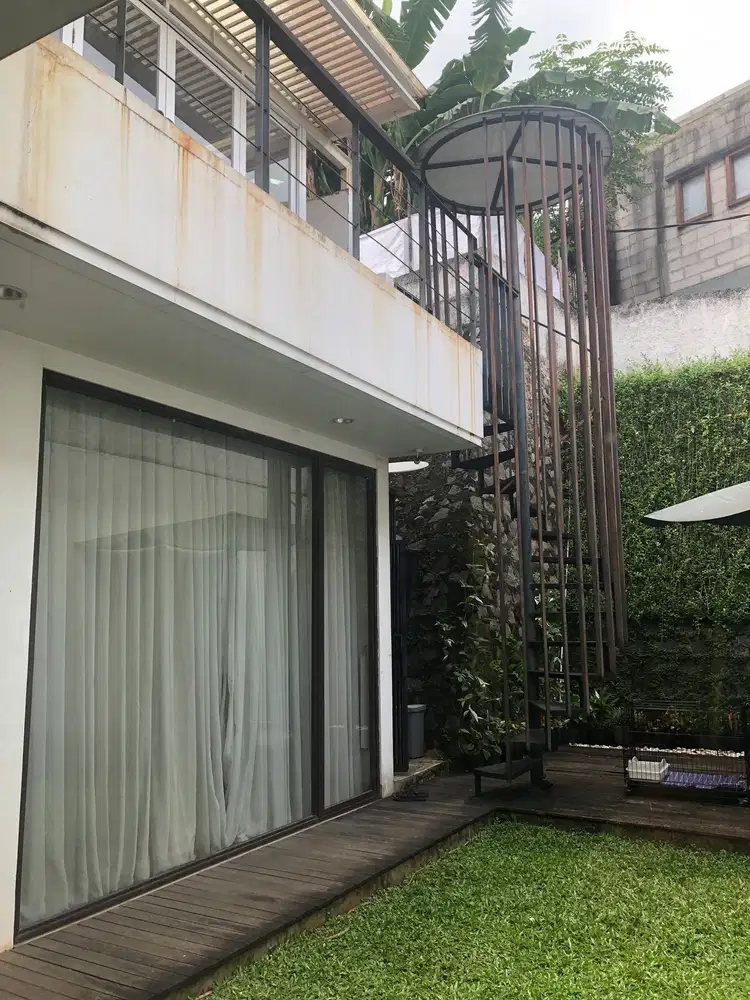 Dijual Cepat Murah BU Rumah Cantik Strategis di Andara Jakarta Selatan