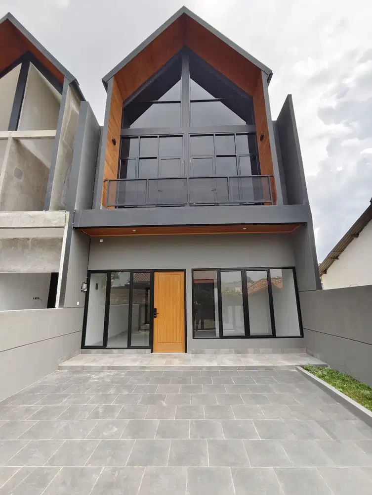 RUMAH MEWAH SCANDINAVIAN TANAH LUAS 4 CARPORT DEKAT PINTU TOL