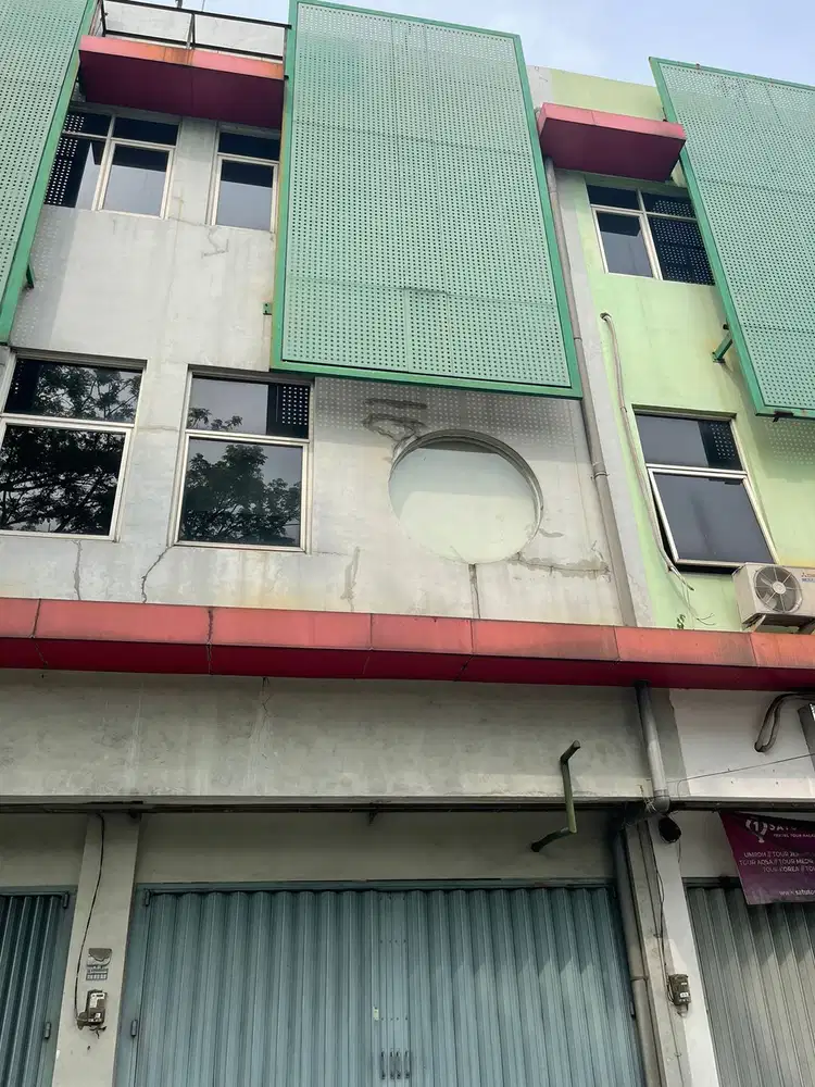 Ruko a yani / ruko taman pelangi