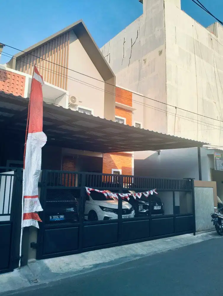Rumah Bagus 2 lantai Akses 2 mobil Lokasi Menteng Dalam Tebet