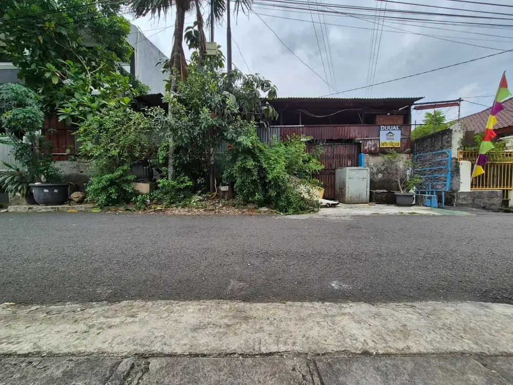 Rumah Hitung Tanah Lokasi Strategis di Bendungan Hilir Jak Pus