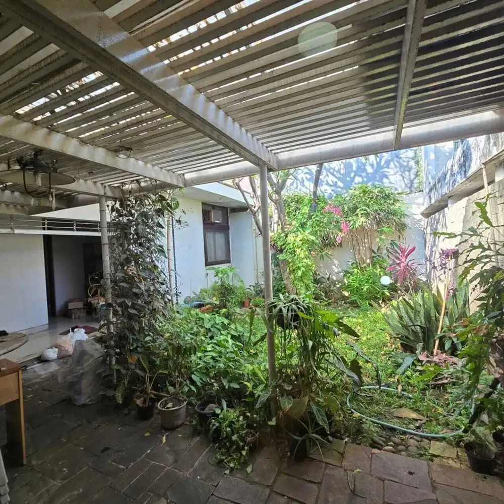 Rumah Hitung Tanah Akses Jalan 2 Mobil di Tebet