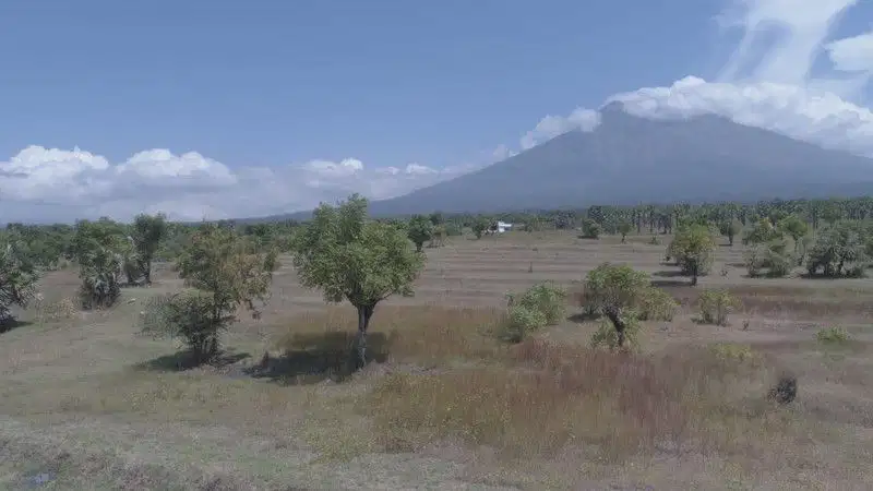Tanah karangasem tulamben bali.
