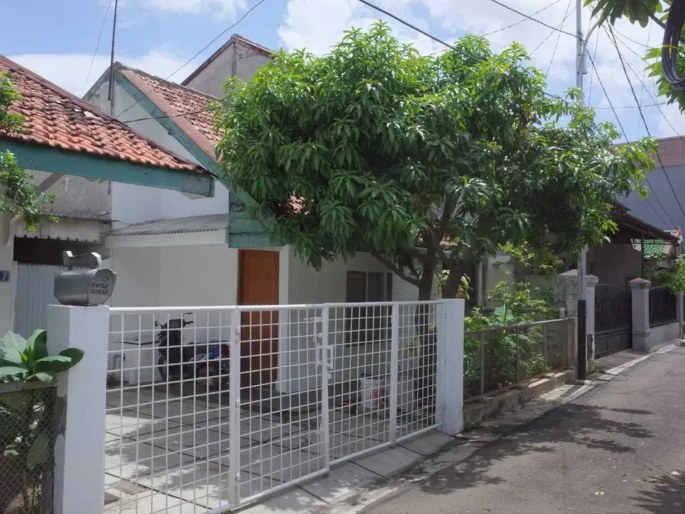 Rumah Hitung Tanah Akses Jalan 1 Mobil Lokasi Strategis  di Tebet