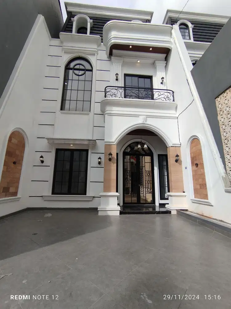 Rumah Baru Modern Classic Dalam Townhouse Jagakarsa Jakartaselatan