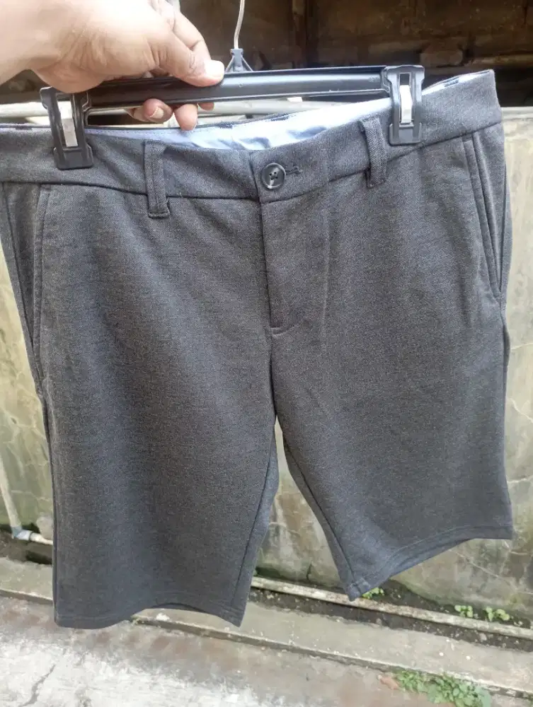 tom tailor size 36,LP: 47cm,kondisi baru,jual 100k