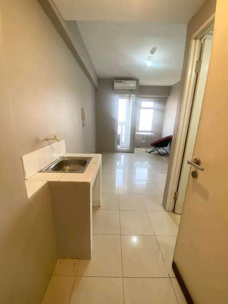 Green Bay Pluit sewa studio kosongan siap huni view kota Tower Favorit