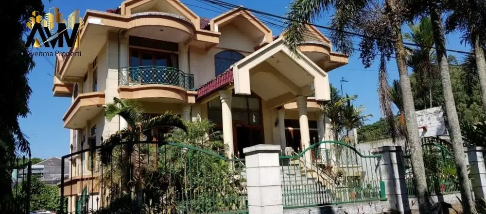 Rumah Semi Klasik Bisa Villa/Guest House Kota Bandung