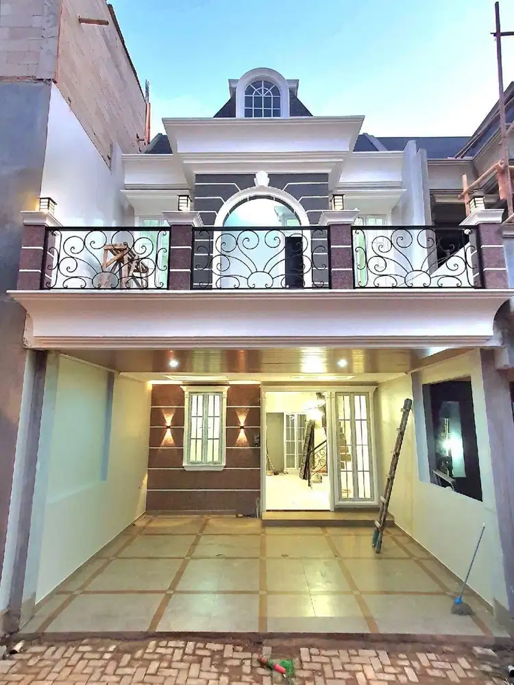 Rumah Dijual Di Jagakarsa Cluster Pinggir Jalan Utama Dekat Stasiun