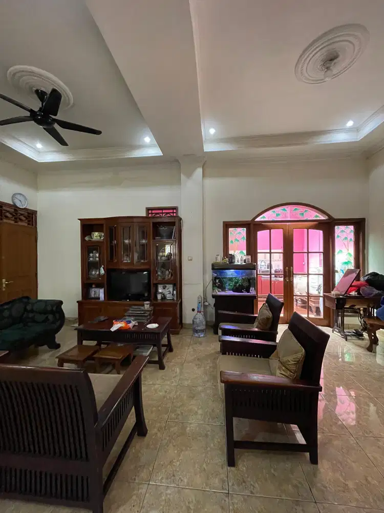 jual rumah cantik kencana loka bsd 2 Lantai 350 meter SHM TangSel