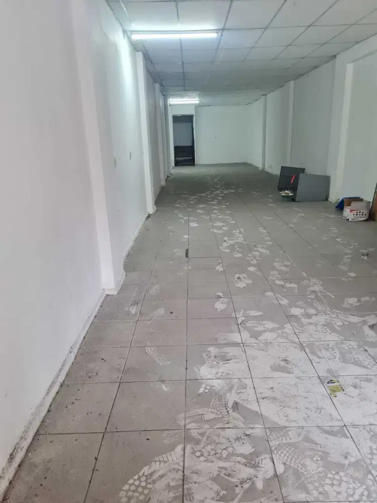 Dijual di jl Samanhudi Pasar Baru Jakarta Pusat