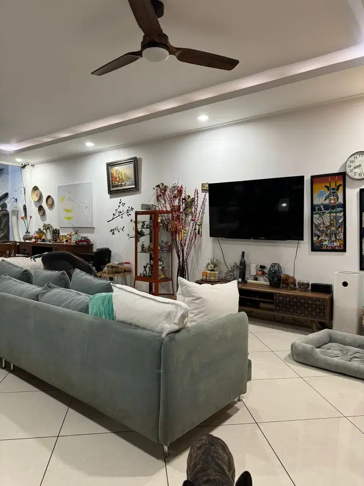 Jual Rumah Taman Ratu Jakarta Barat Luas 200m Furnish Bergaya Eropa