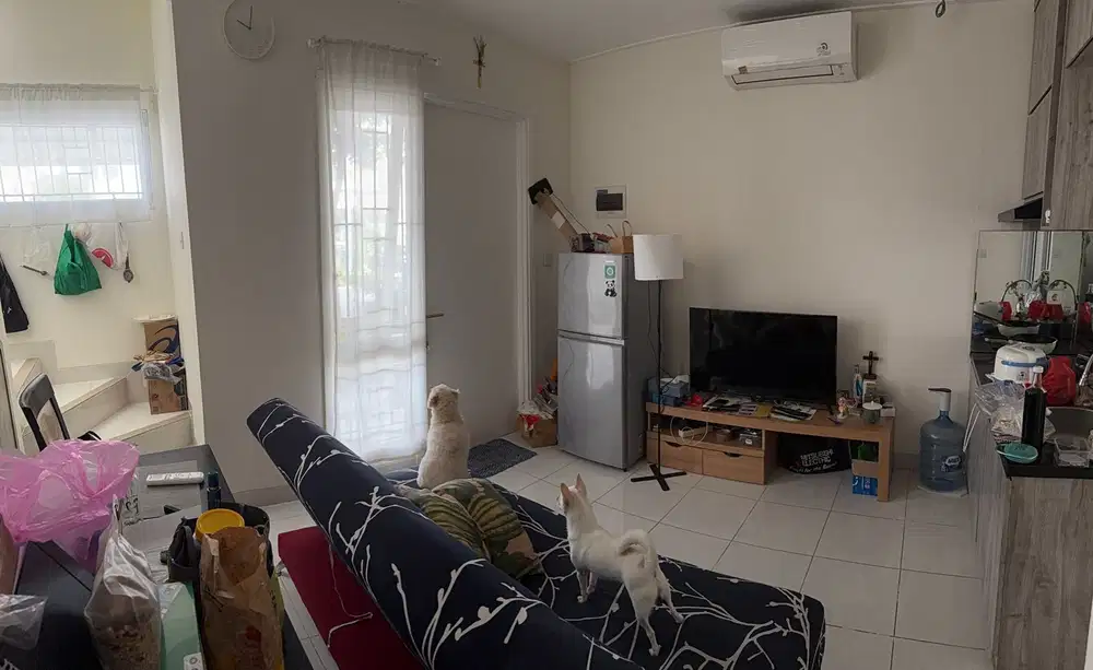 Disewakan Rumah 5x10.5 Semi Furnish di Martinez By Rumah Chinida